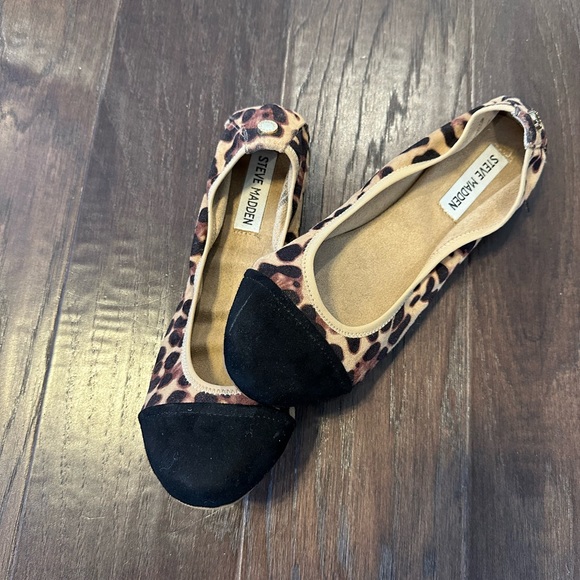 Steve Madden Leopard Print Flat - Picture 1 of 7
